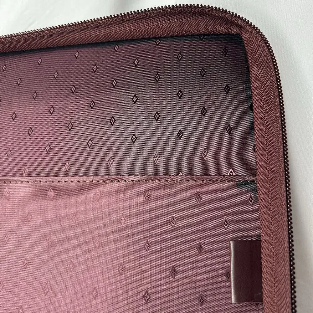 Franklin Covey Burgundy Medium Zip Around 7 Ring Planner 10” x 8.5”